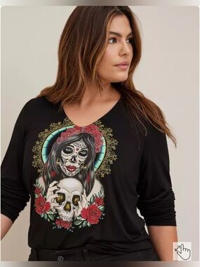 Torrid Black Hooded Super Soft “Dia De Los Muertos” 1x Long Sleeve.   3749